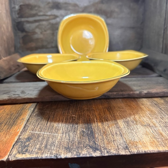 Vintage Paden City Pottery Minion Mandarín Yellow  1950s Set of 4 Cereal Bowls - Picture 4 of 9